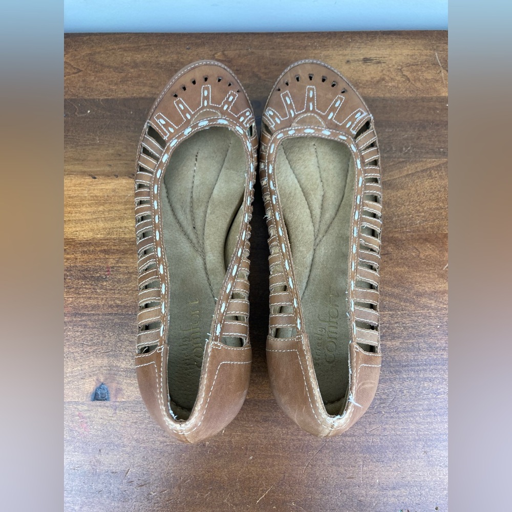 Strictly Comfort Low Heel Ballet Shoes Brown Leather Embroidered Women’s Size 9M - Picture 10 of 11
